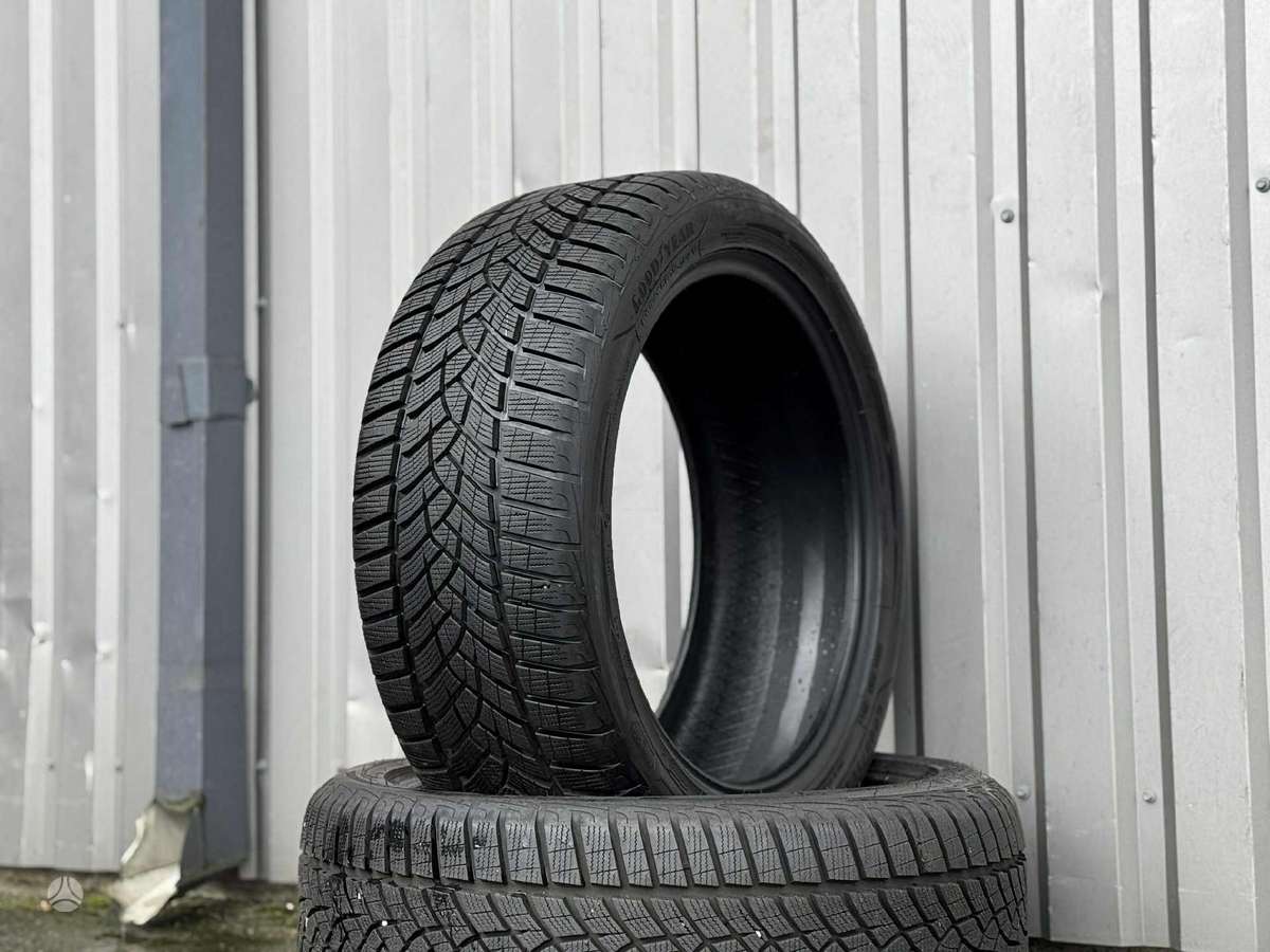Goodyear ULTRAGRIP PERFORMANCE+, зимние 245/45 R19