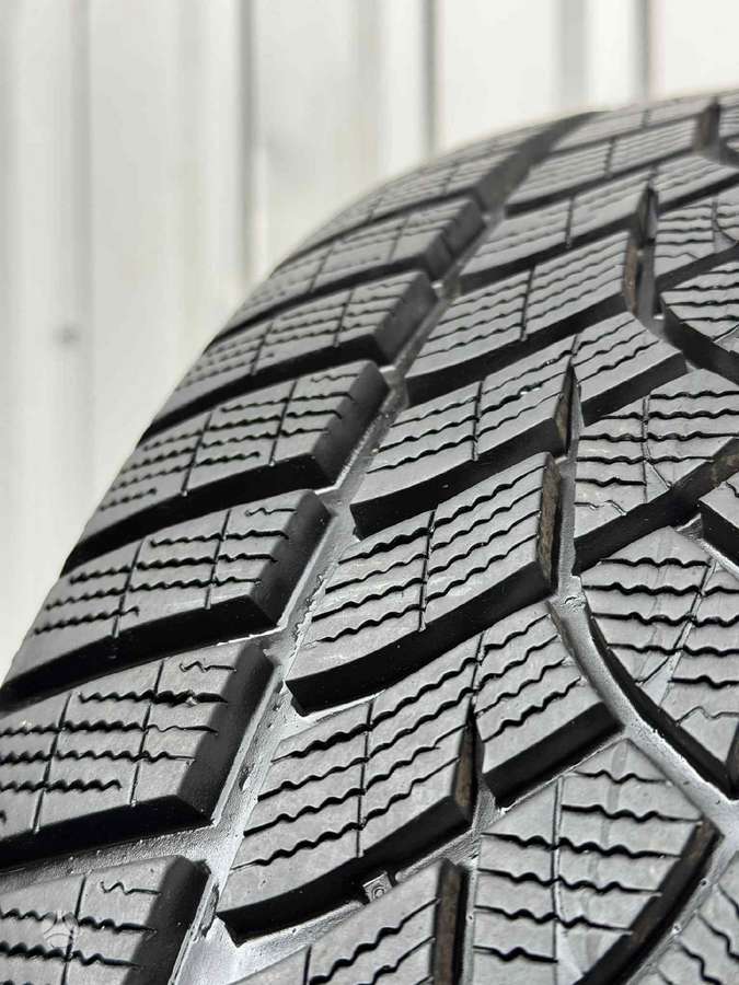 Goodyear ULTRAGRIP PERFORMANCE+, winter 245/45 R19