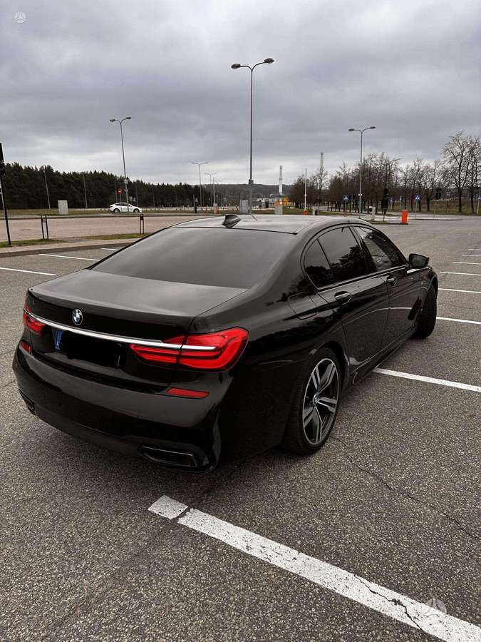 BMW 740, 3.0 l., Седан