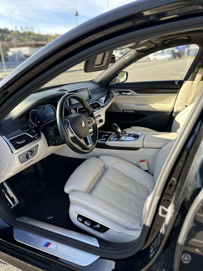 BMW 740, 3.0 l., Седан