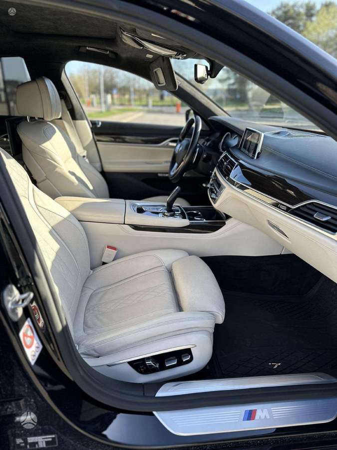 BMW 740, 3.0 l., Седан