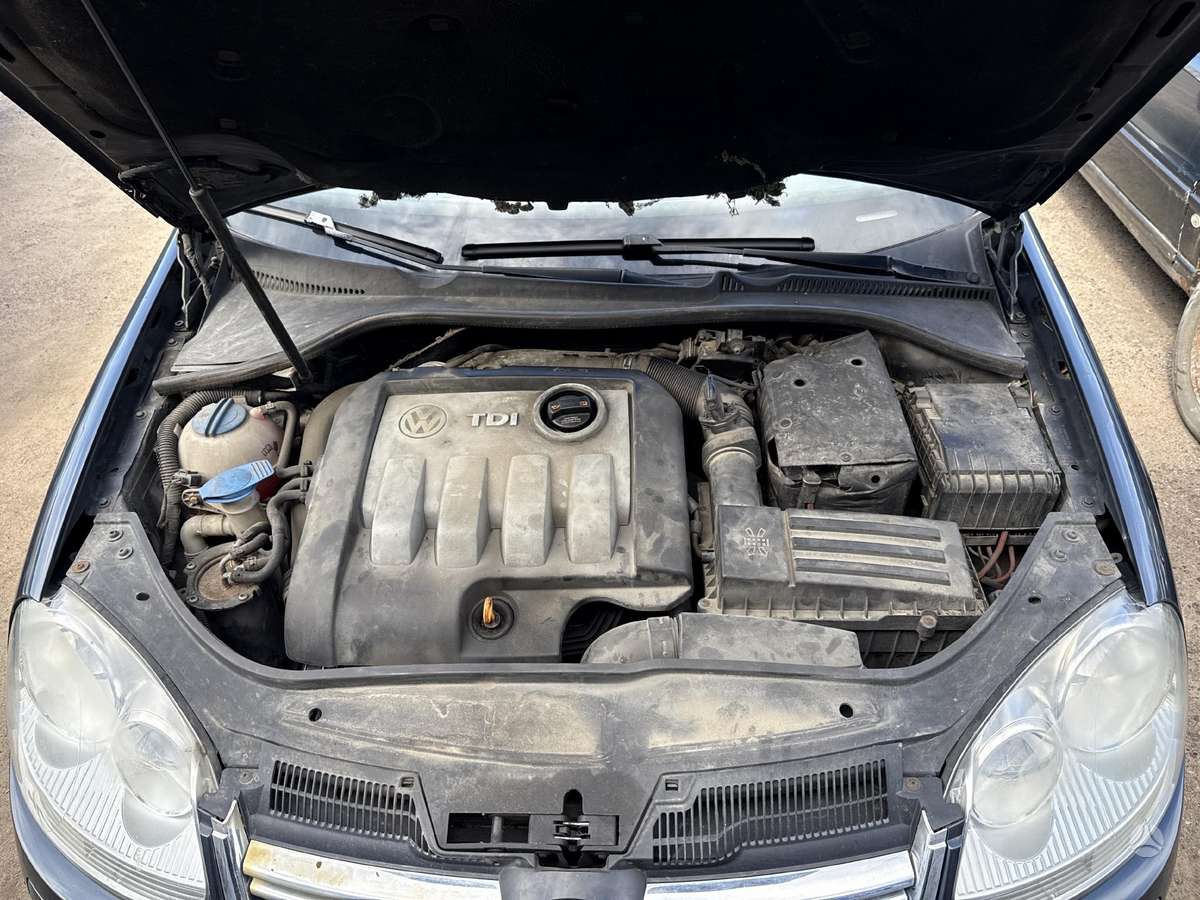 Volkswagen Golf Minsko pl 33a 5 angaras