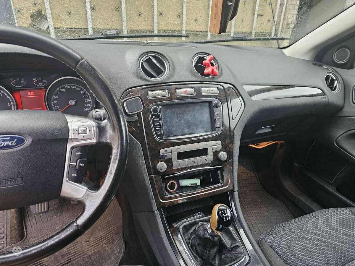 Ford Mondeo аксессуары и эксплоатационные материалы