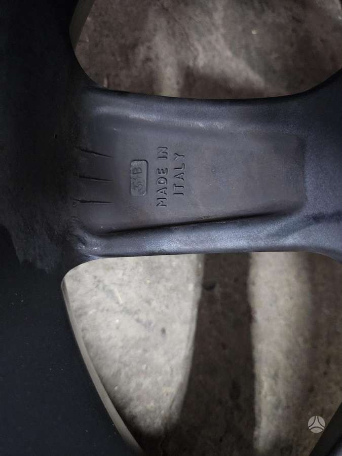Audi A4/A6, lengvojo lydinio, R17