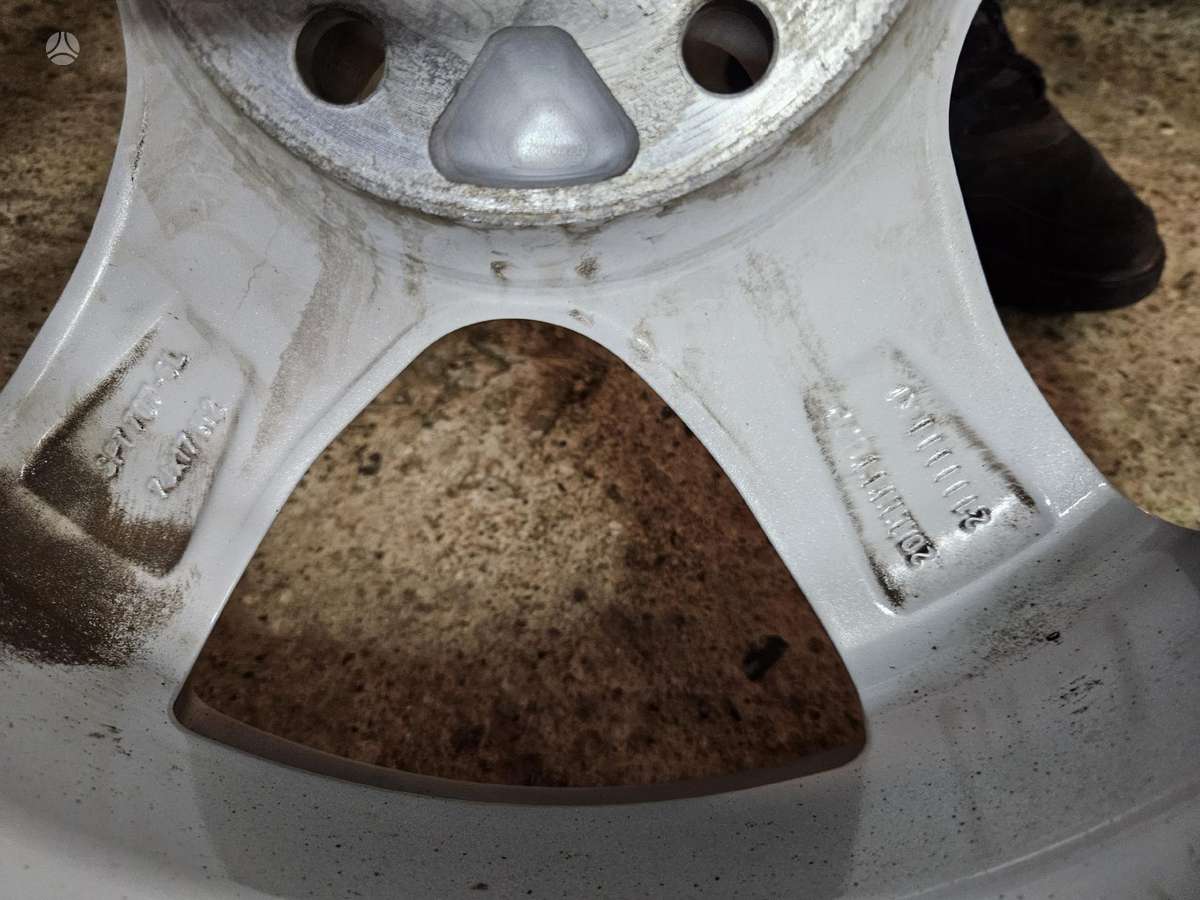 Volkswagen Pasat, light alloy, R17