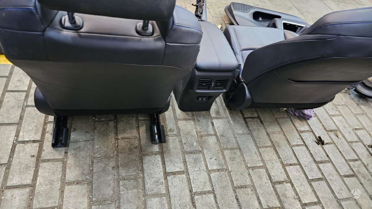 Toyota RAV4 dalimis