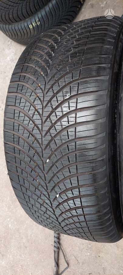 Goodyear, всесезонные 245/40 R18