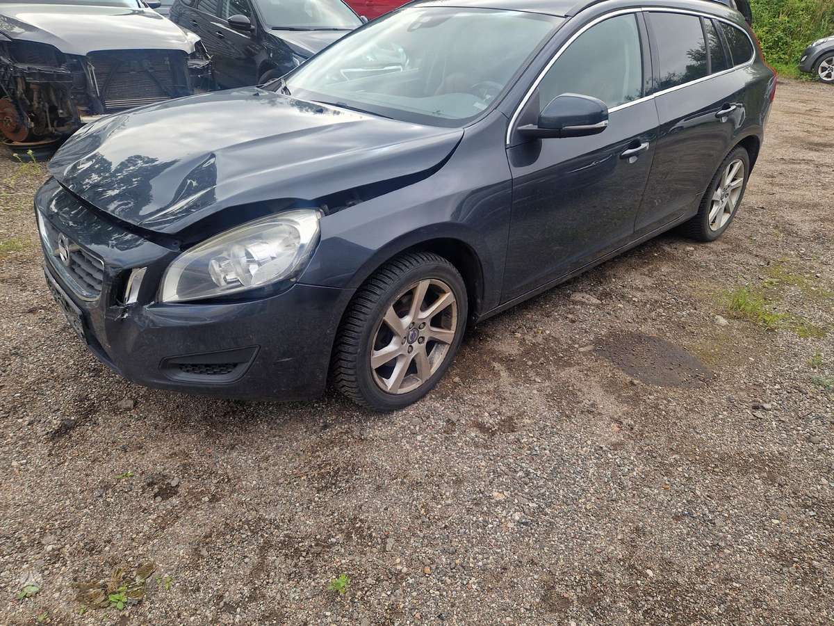 Volvo V60 по частям