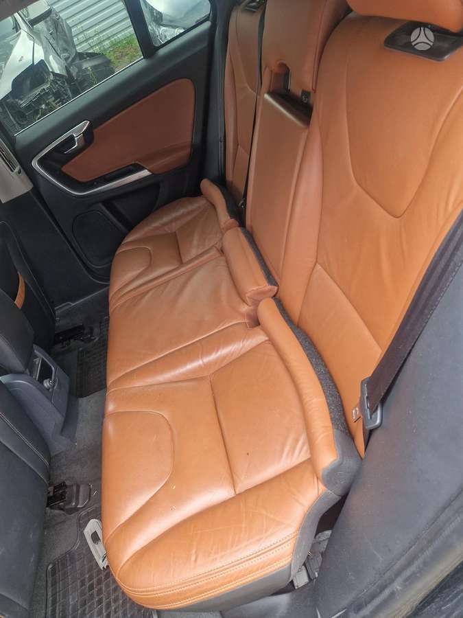 Volvo V60 for parts