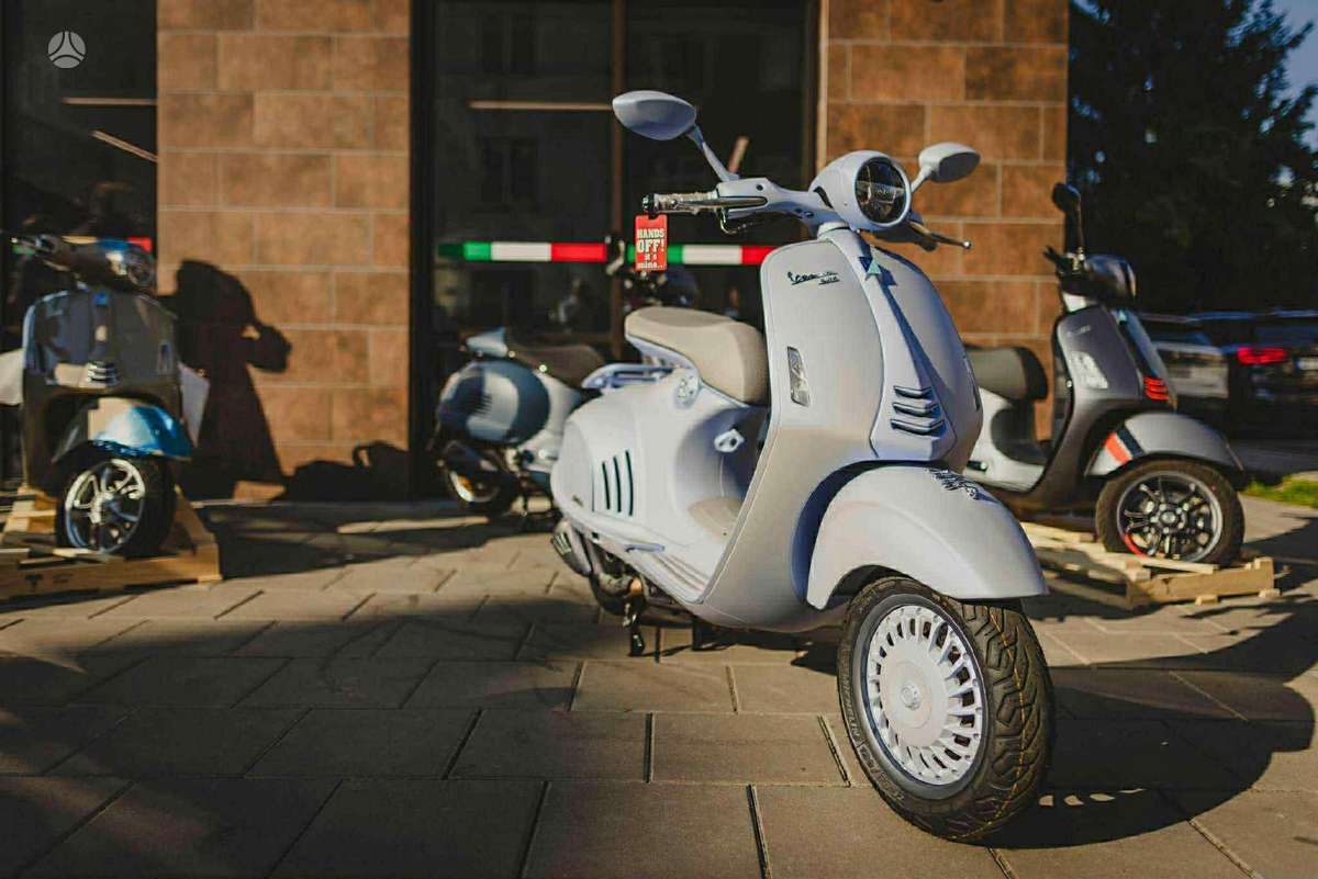 Piaggio Vespa, scooters / mopeds