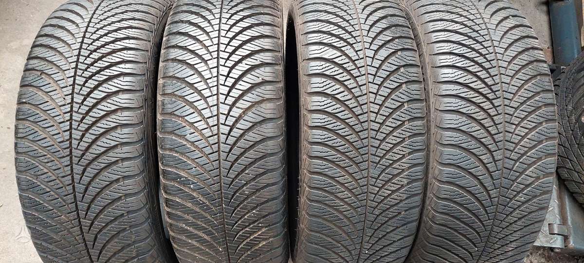 Goodyear, всесезонные 205/55 R17
