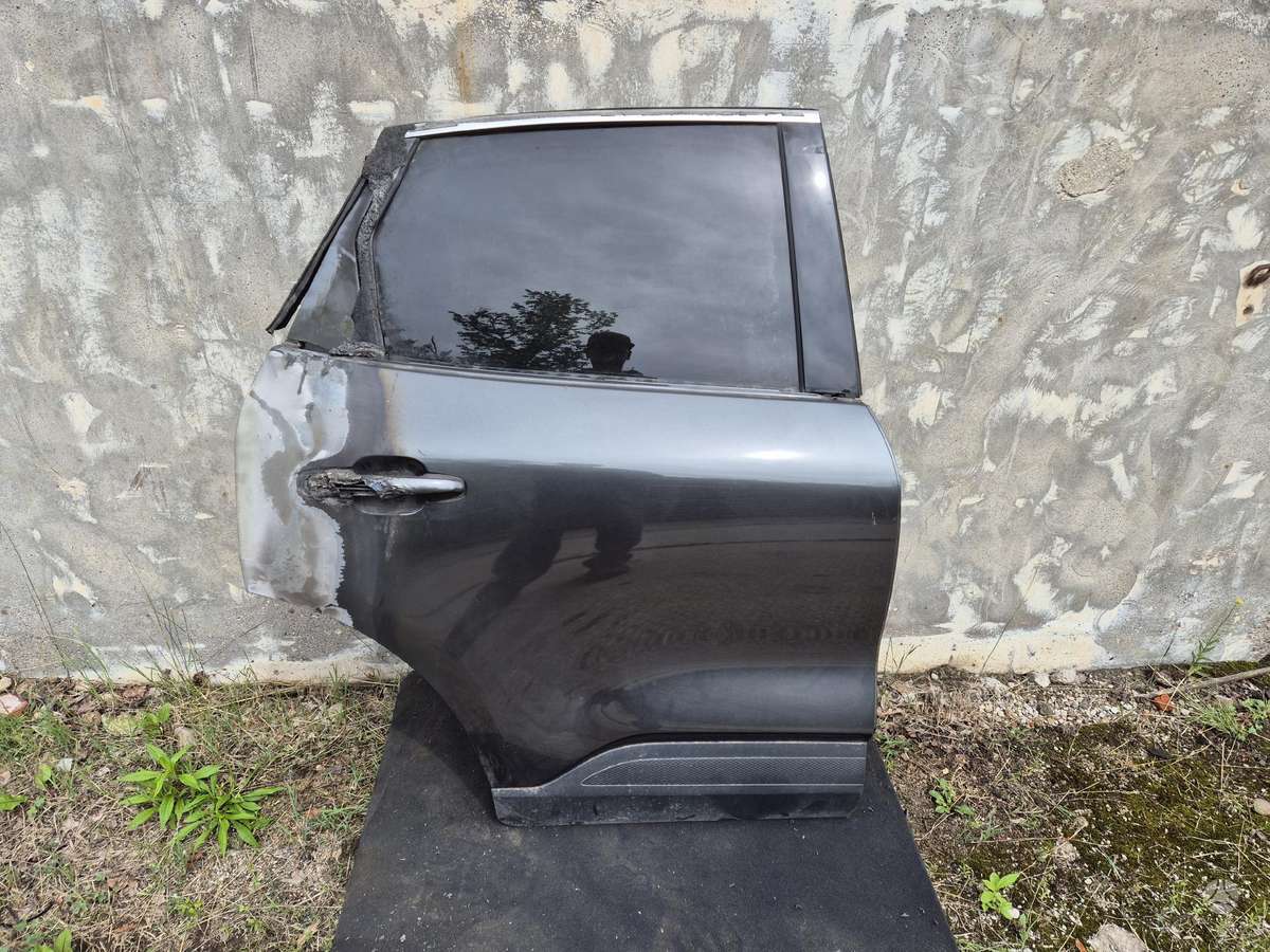 Ford Escape двери