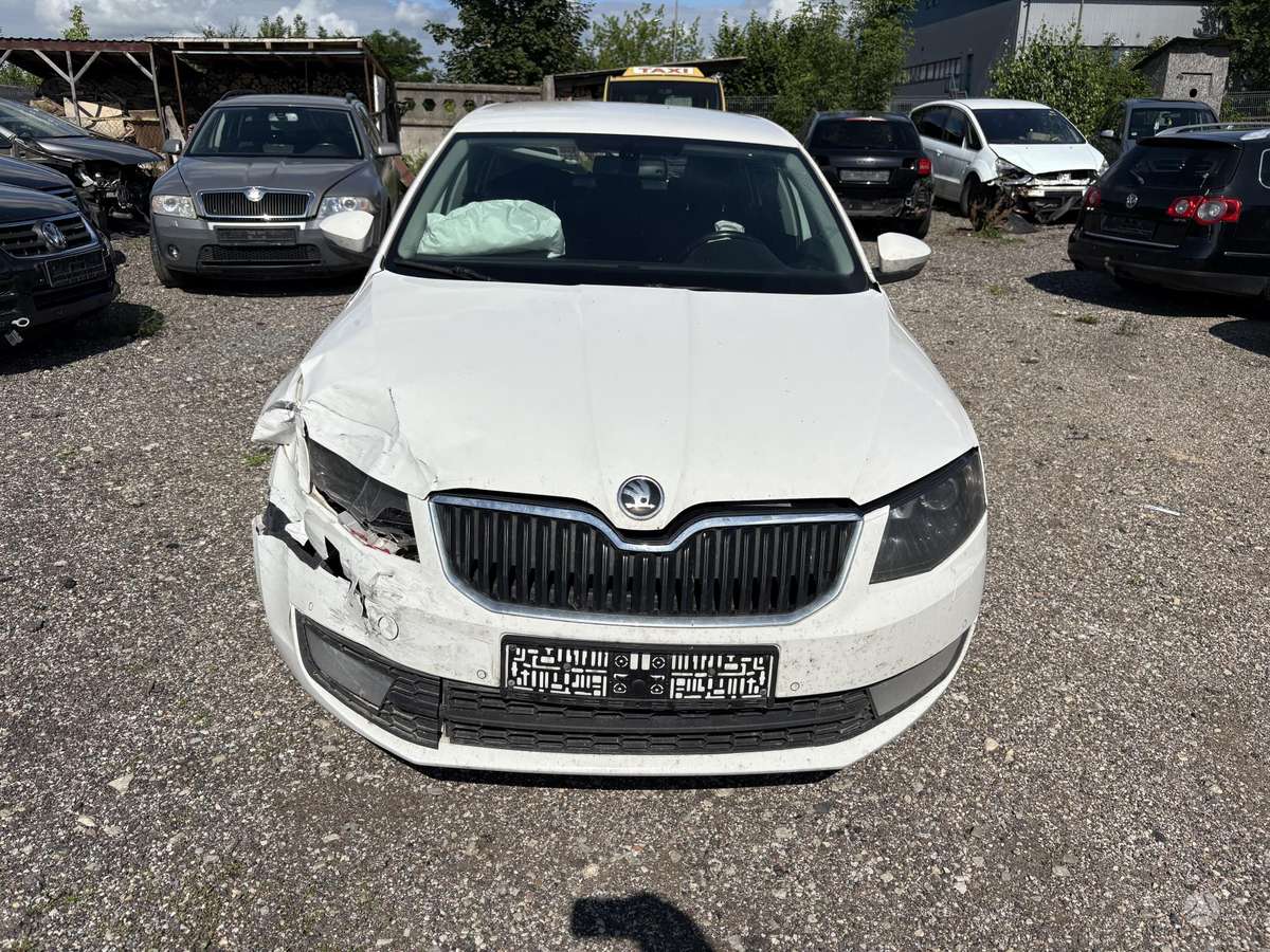 Skoda Octavia 37068366700