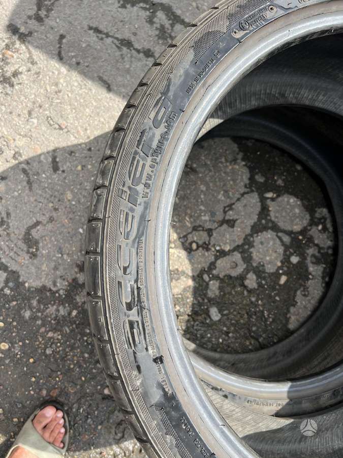 Accelera, vasarinės 275/35 R22