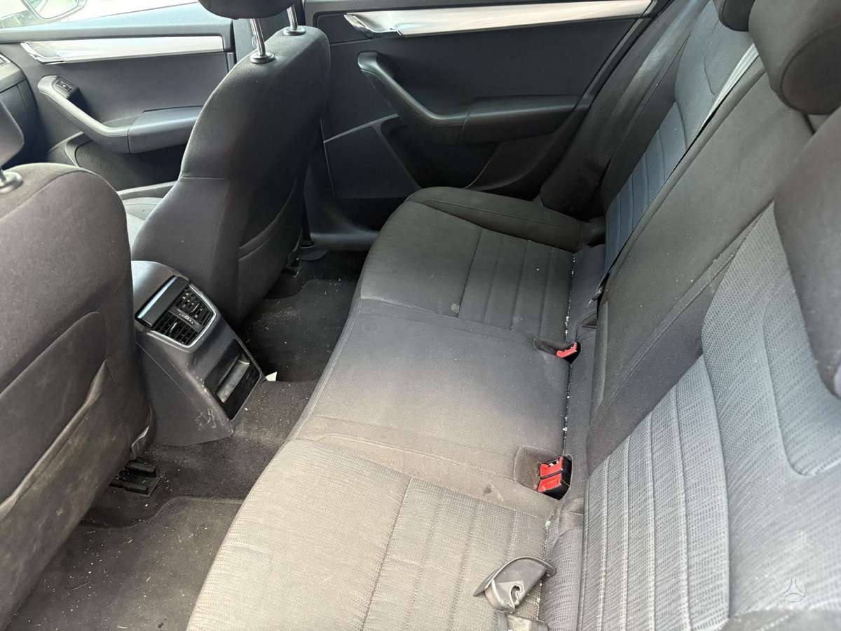 Skoda Octavia 37068366700