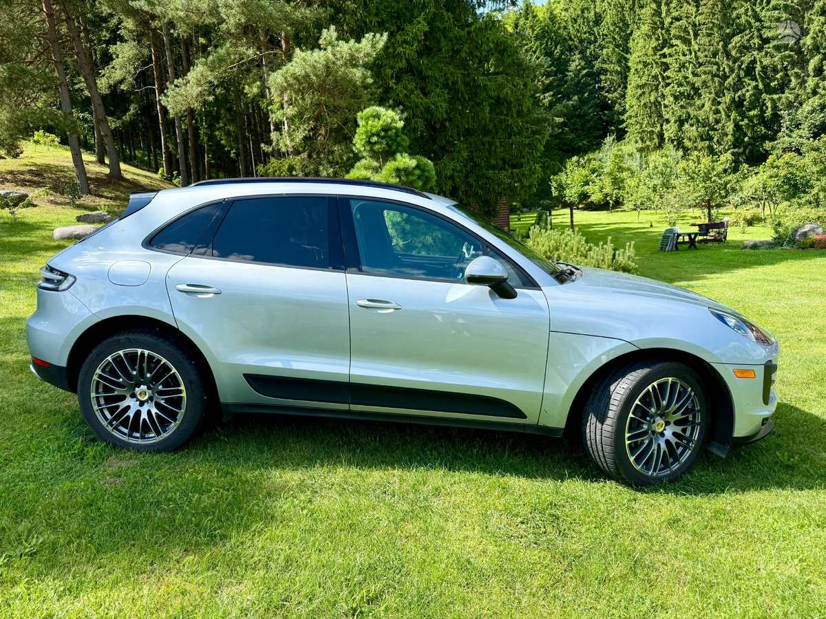 Porsche Macan, 2.0 l., off-road / crossover