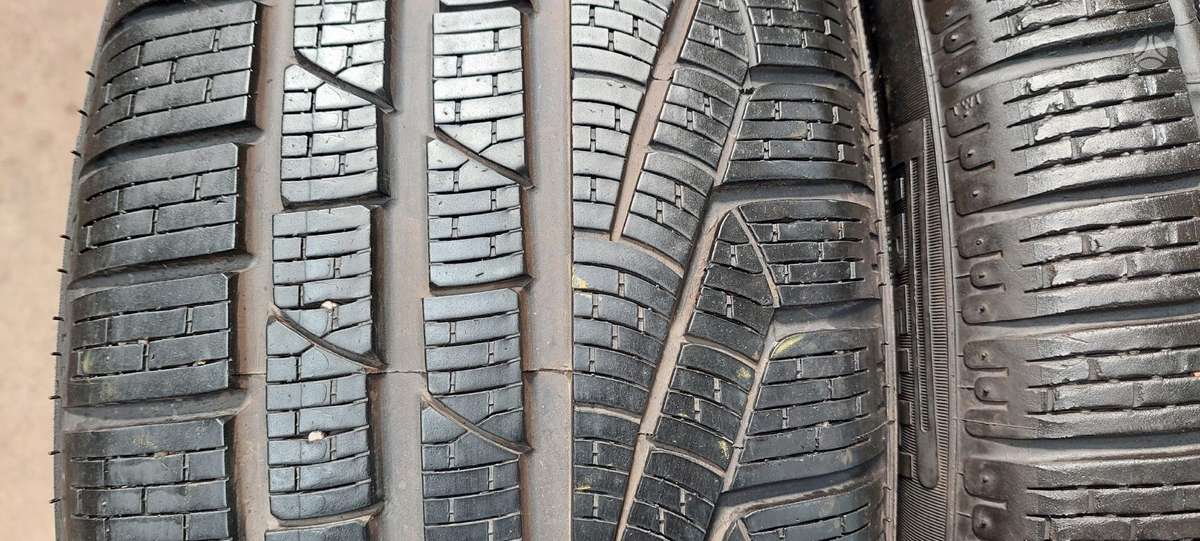 Pirelli, зимние 225/40 R18