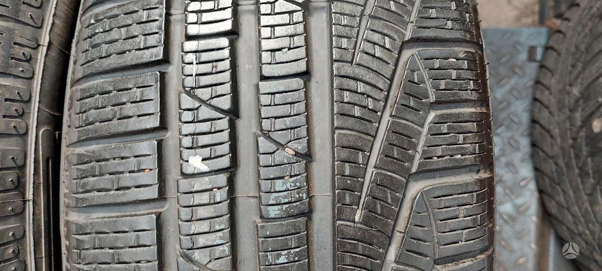 Pirelli, зимние 225/40 R18