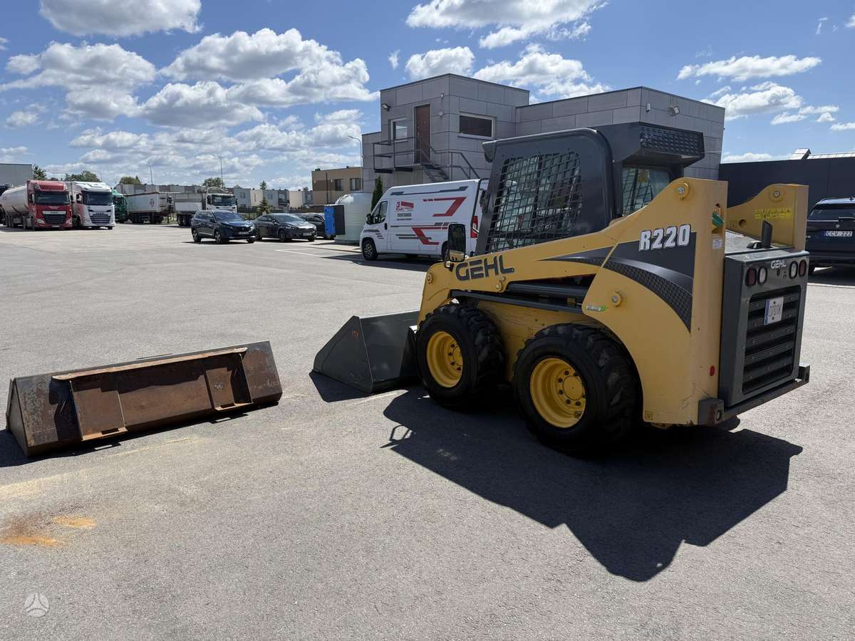 GEHL R220, mini krautuvai