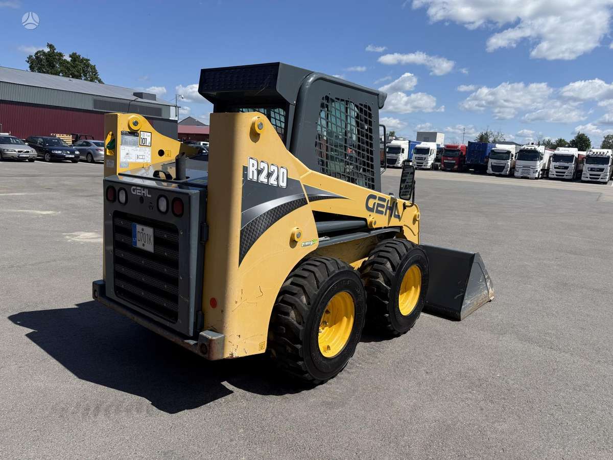 GEHL R220, mini krautuvai