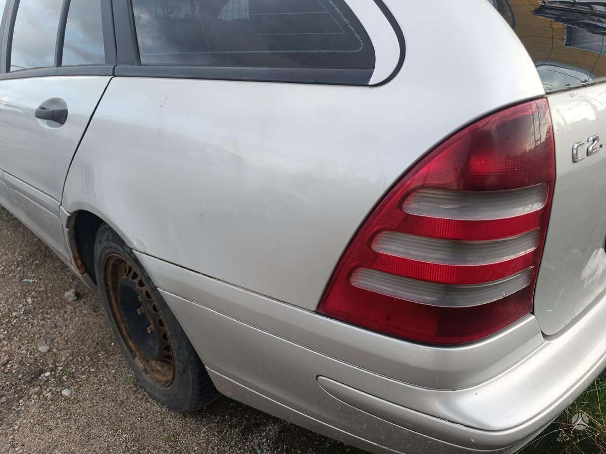 Mercedes-Benz C220