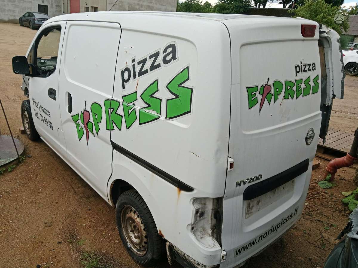 Nissan NV200 Variklio dežes nera