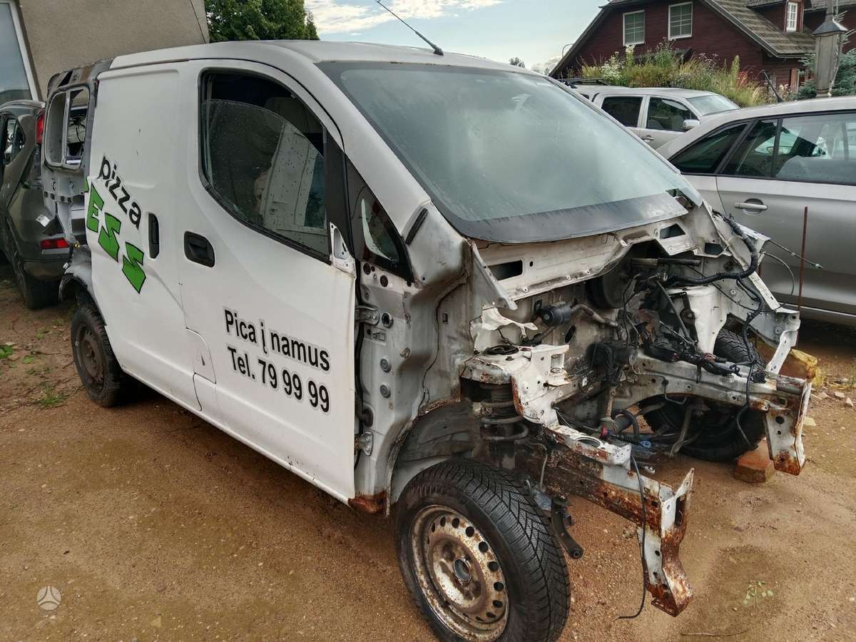 Nissan NV200 Variklio dežes nera