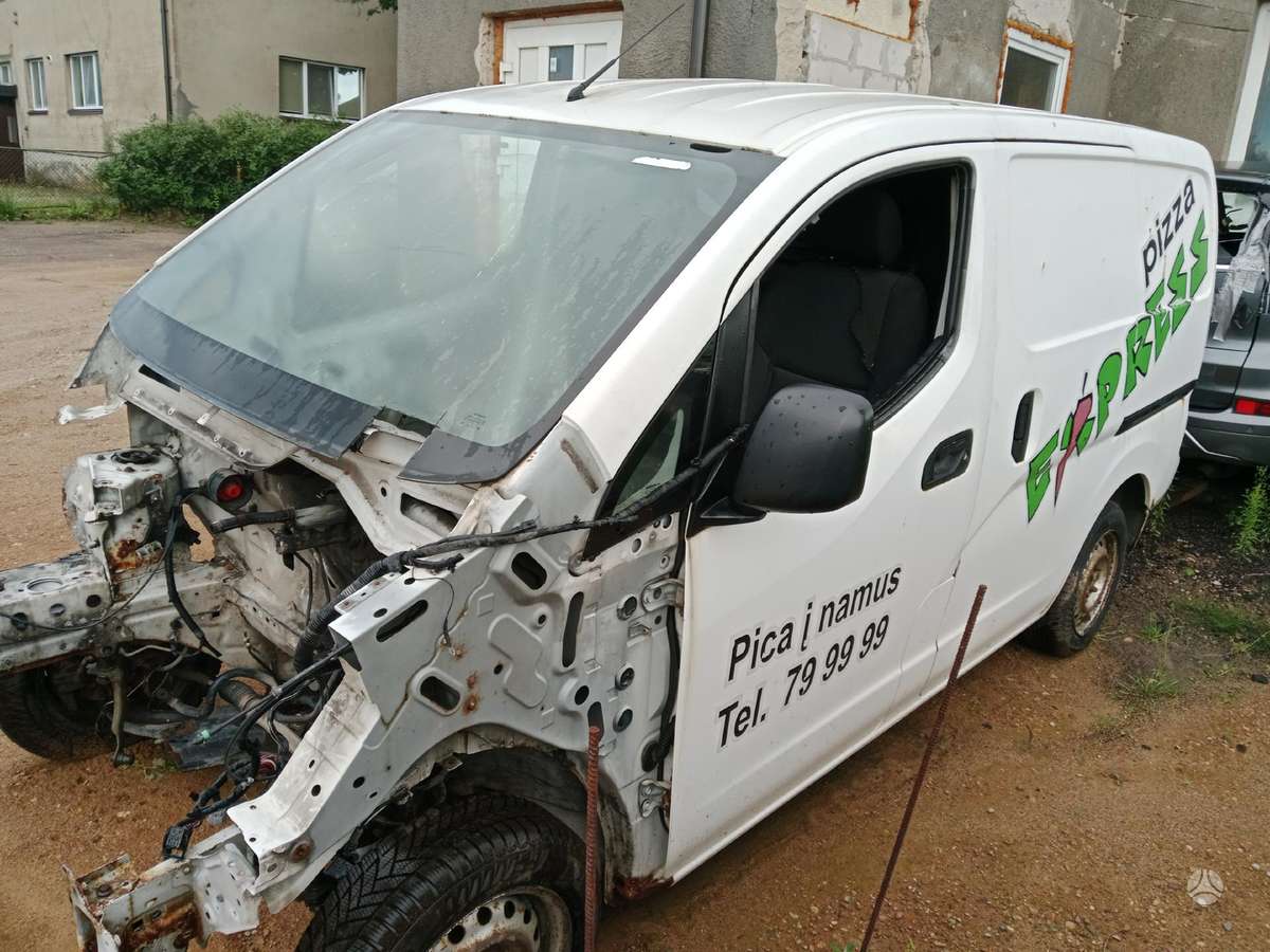 Nissan NV200 Variklio dežes nera