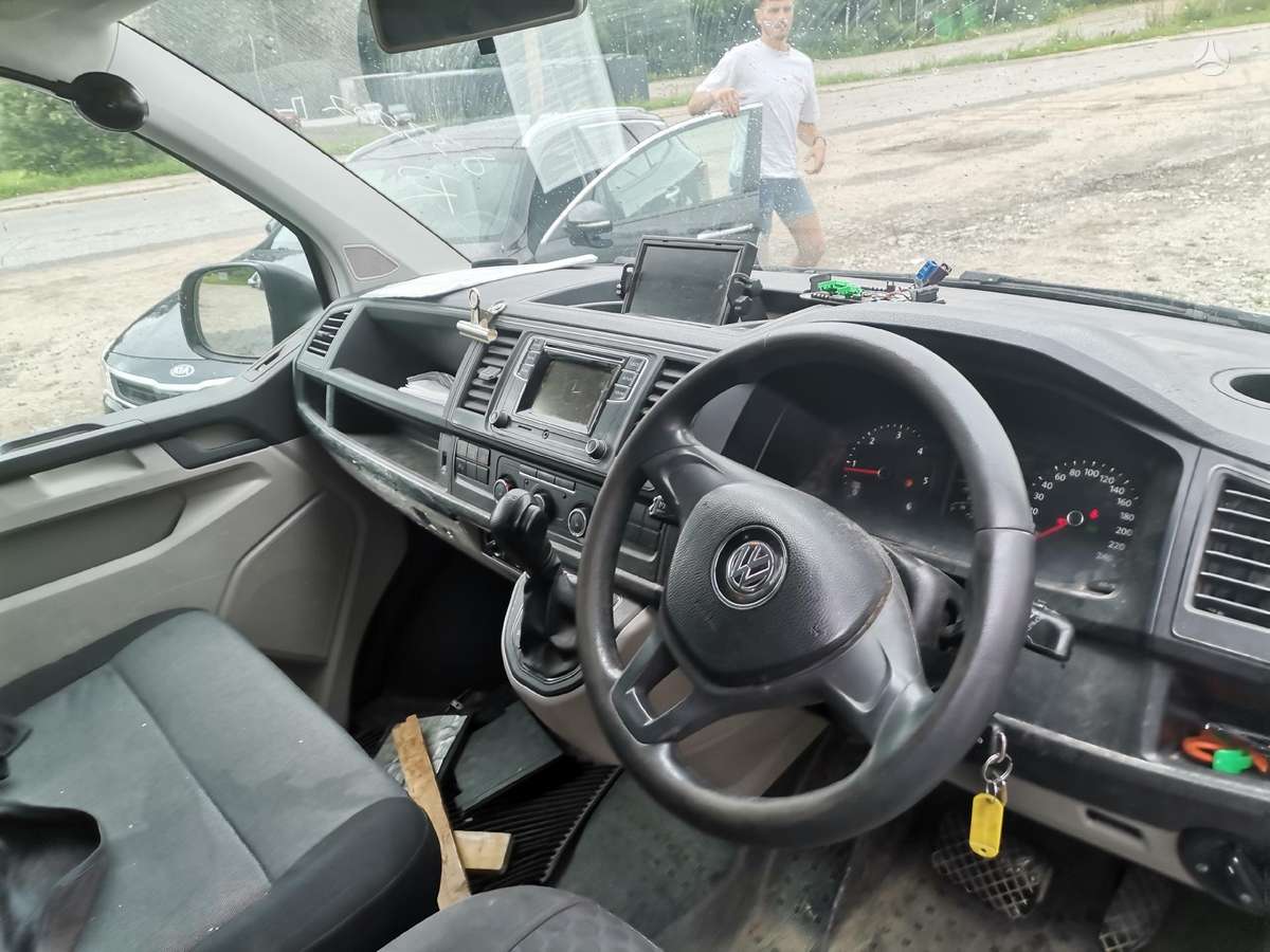 Volkswagen Transporter, cargo vans