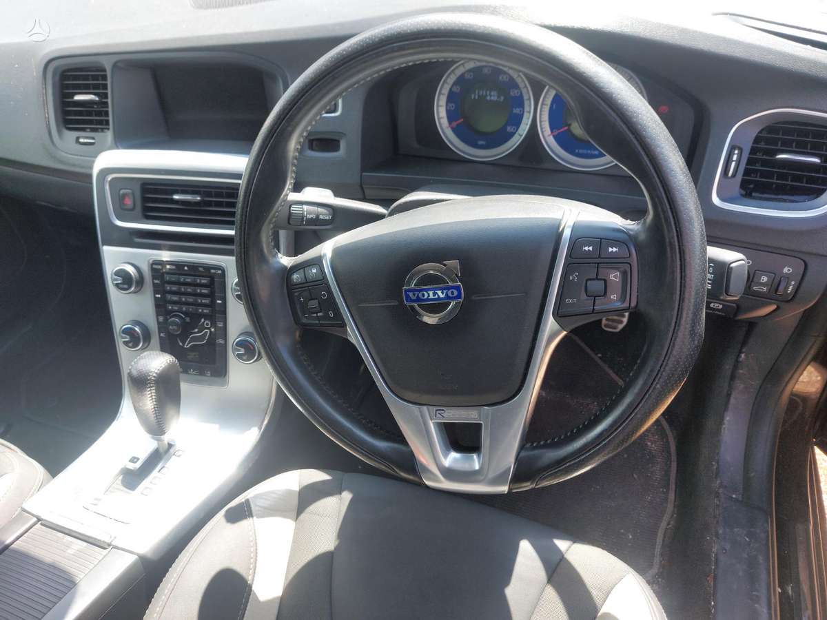 Volvo S60 R design
