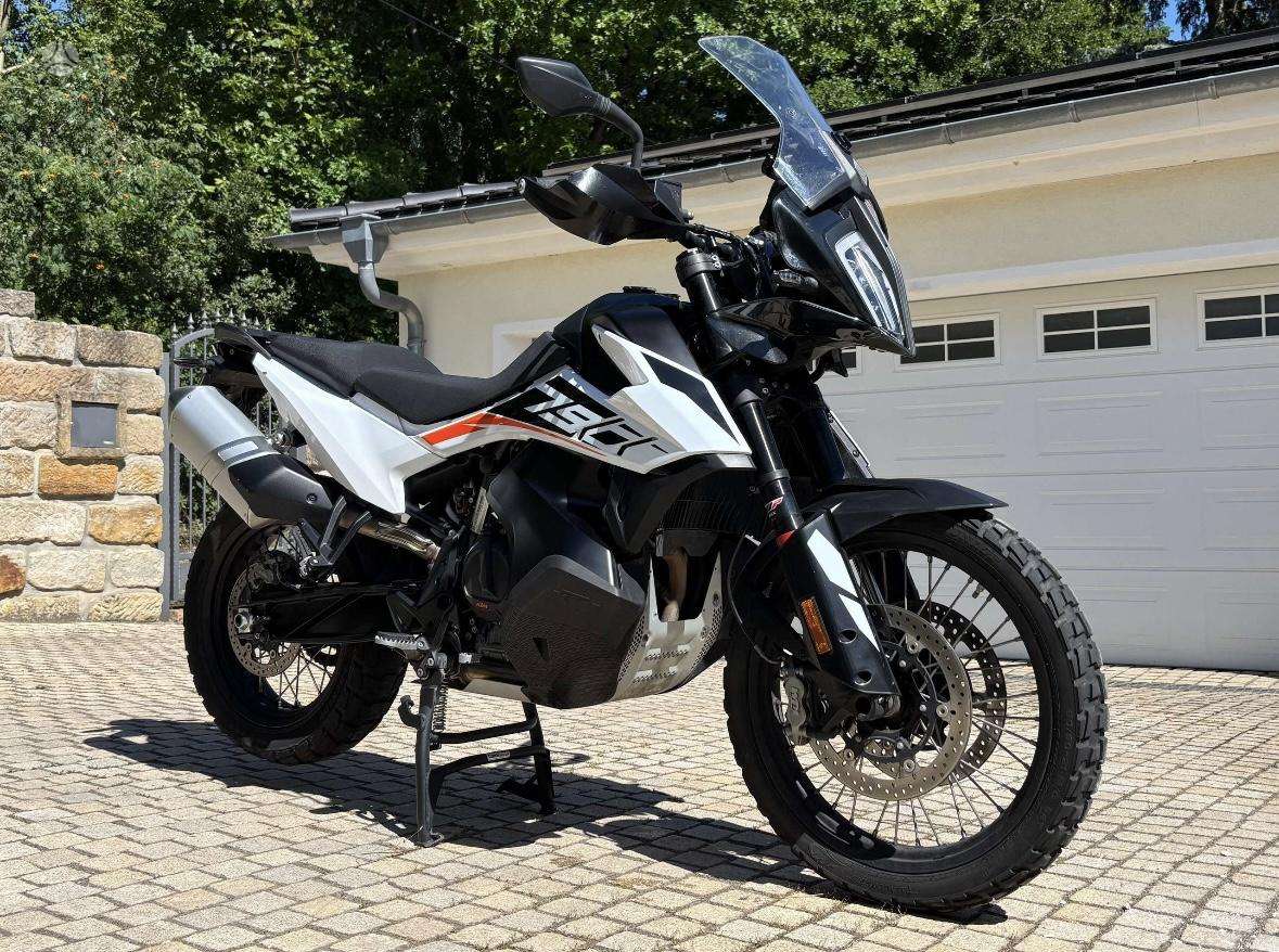 KTM Adventure, touring / sport touring
