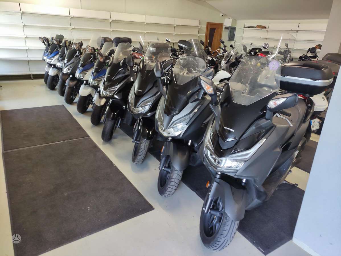 Honda Forza 125cc, scooters / mopeds