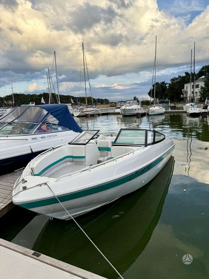 Chris Craft Chris Craft, yachts / cruisers