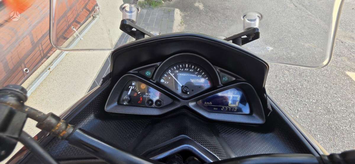 Yamaha Majesty 125cc, scooters / mopeds