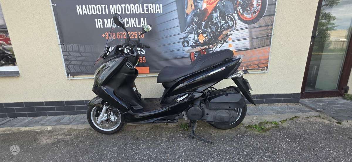 Yamaha Majesty 125cc, scooters / mopeds