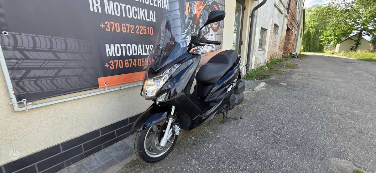 Yamaha Majesty 125cc, scooters / mopeds