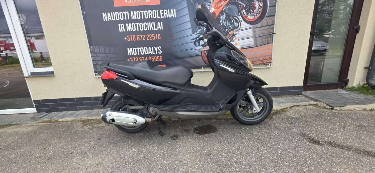 Piaggio X7 125cc, scooters / mopeds