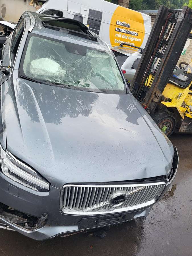 Volvo XC90 по частям