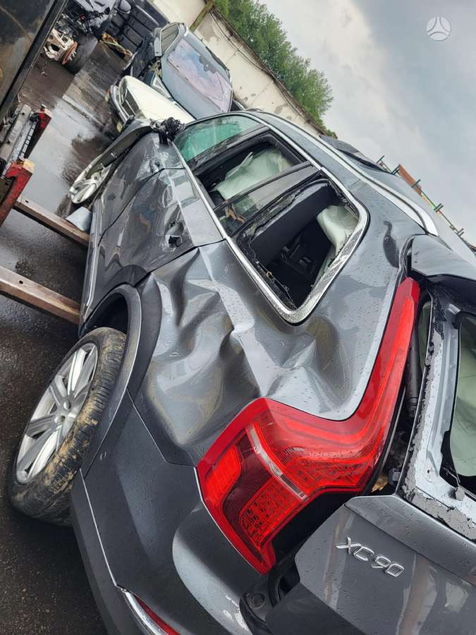Volvo XC90 по частям