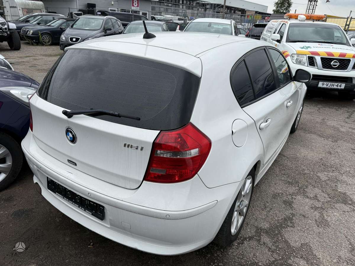 BMW 116, hatchback