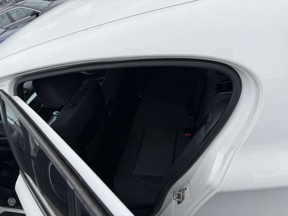 BMW 116, hatchback