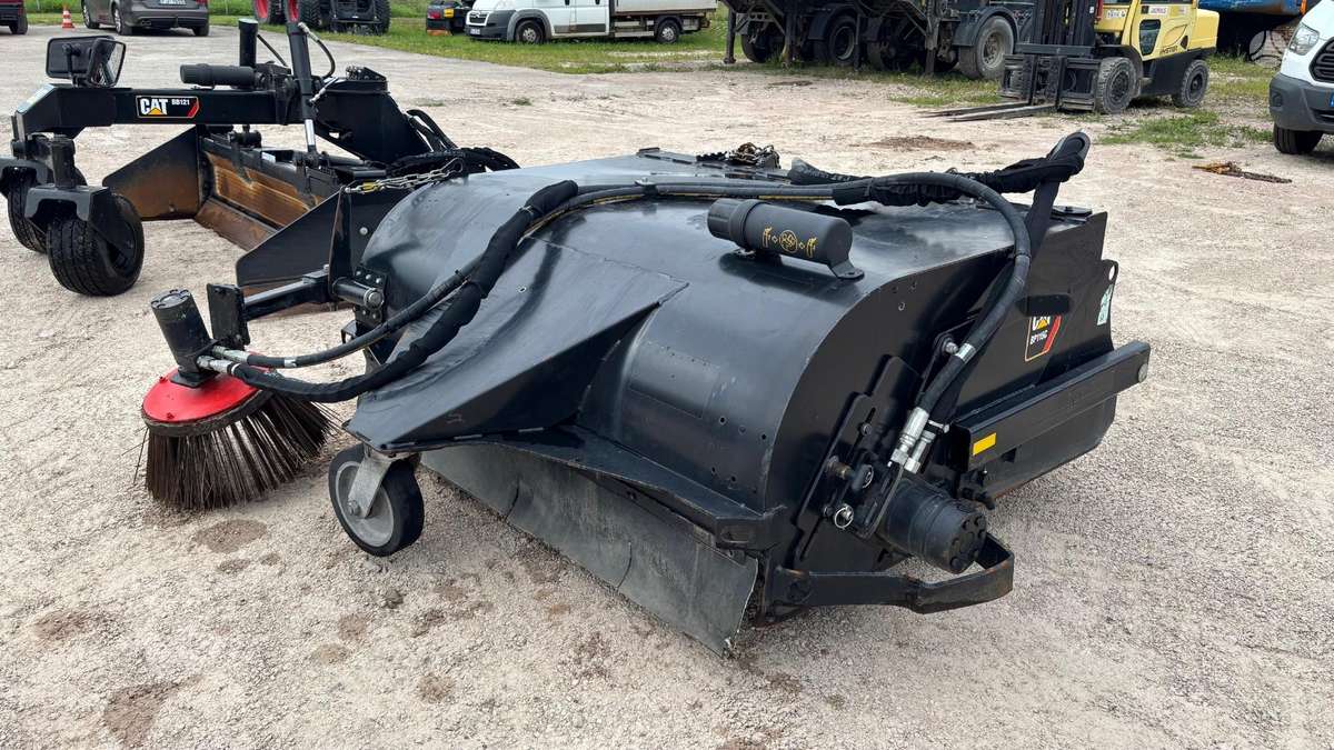 Caterpillar BP115C, brooms / brushes