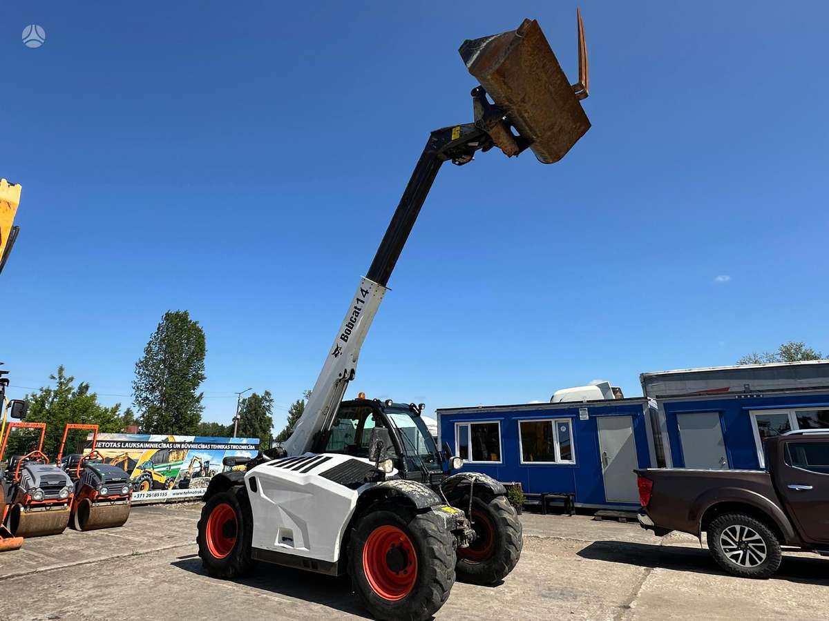 Bobcat TL30.60, frontaliniai krautuvai