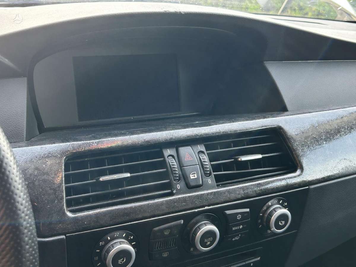 BMW 525 Dalis pristatome
