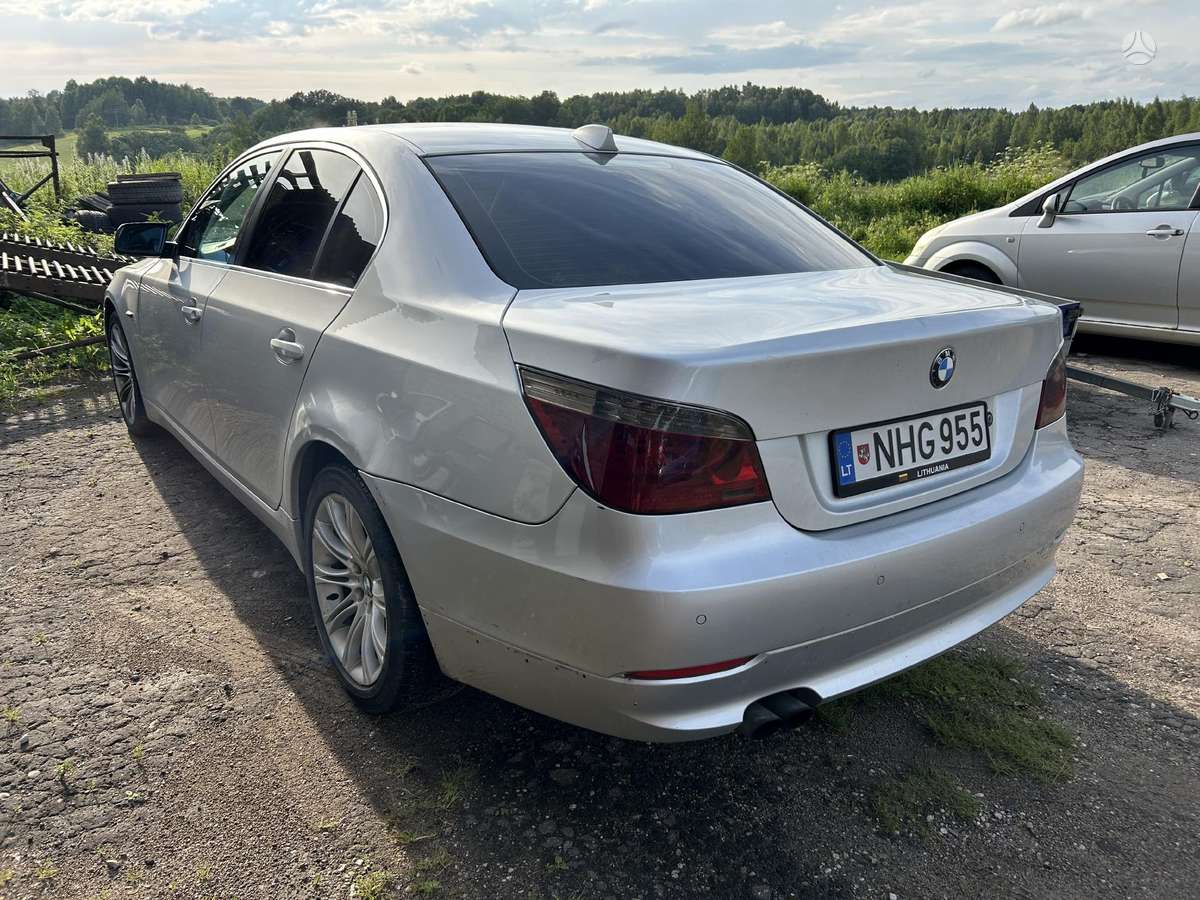 BMW 5 serija Dalis pristatome