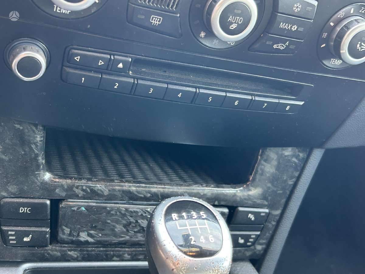 BMW 5 serija Dalis pristatome
