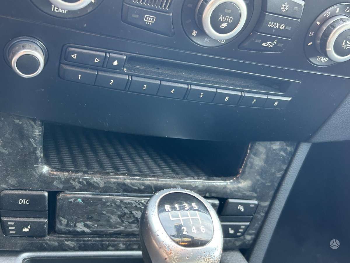BMW 5 serija Dalis pristatome