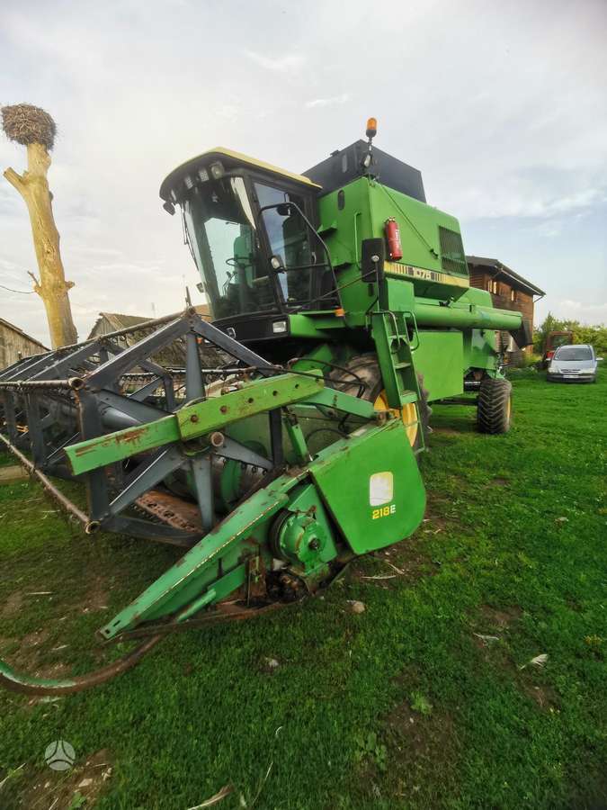 John Deere 1075, combine harvesters