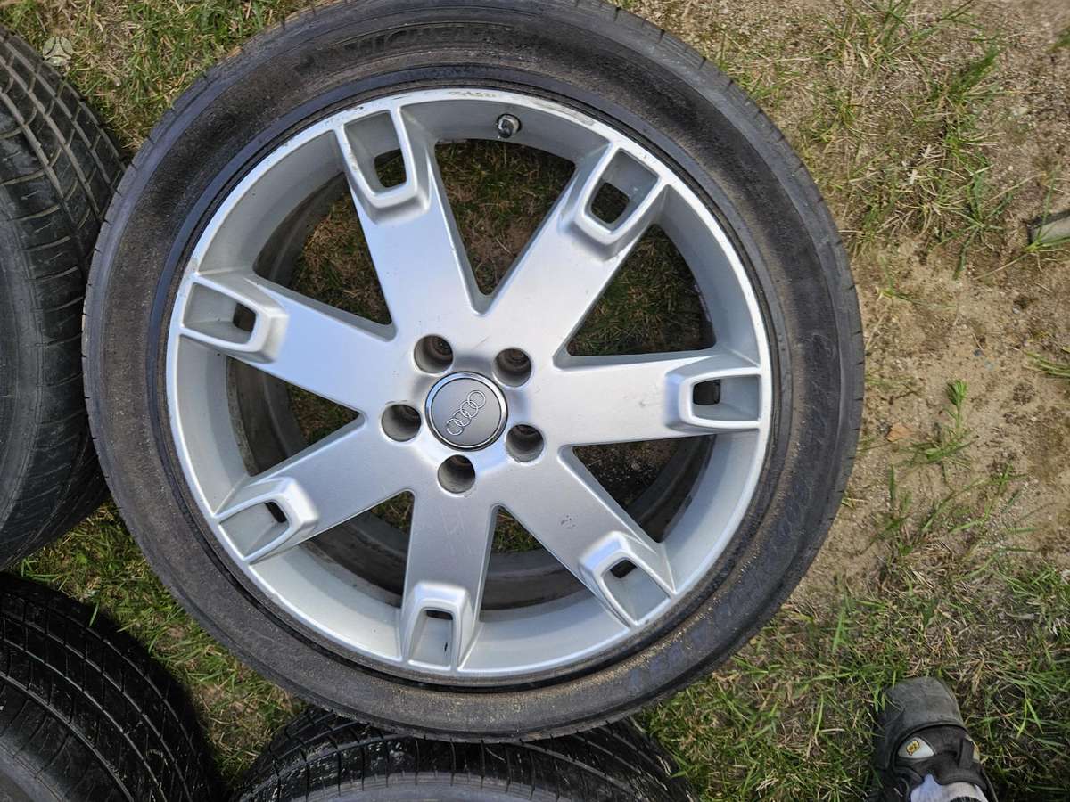 Audi A8, lengvojo lydinio, R19