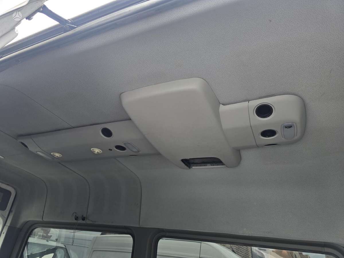 Mercedes-Benz Sprinter, passenger vans